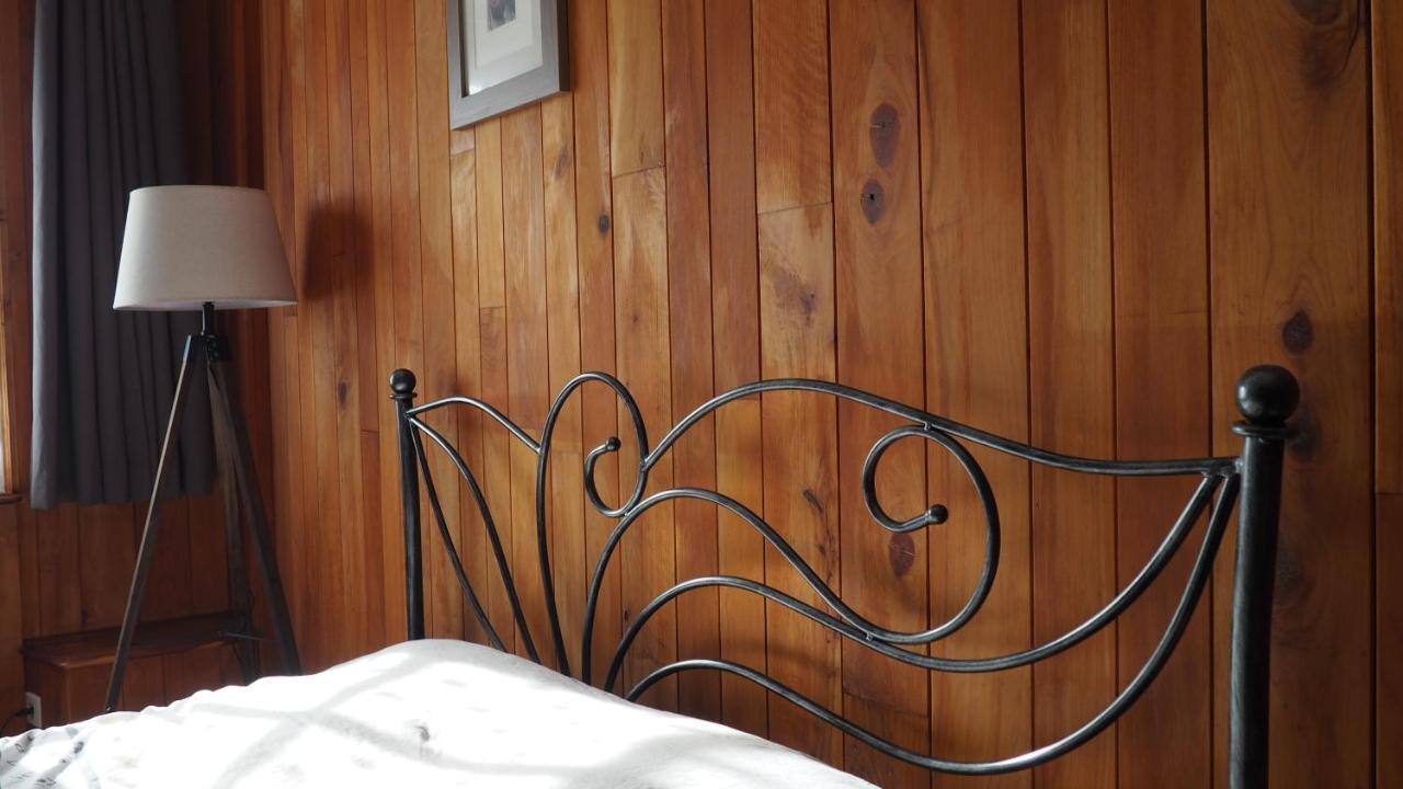 Au Pied Du Pont Bed and Breakfast Châteauneuf-du-Faou Εξωτερικό φωτογραφία